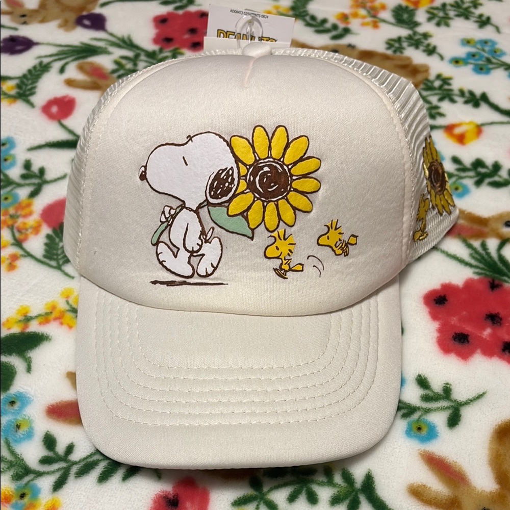 White Snoopy Sunflower Cap